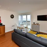 Just Stay Wales - Meridian Bay Beachfront Apartment With Private Secure Parking