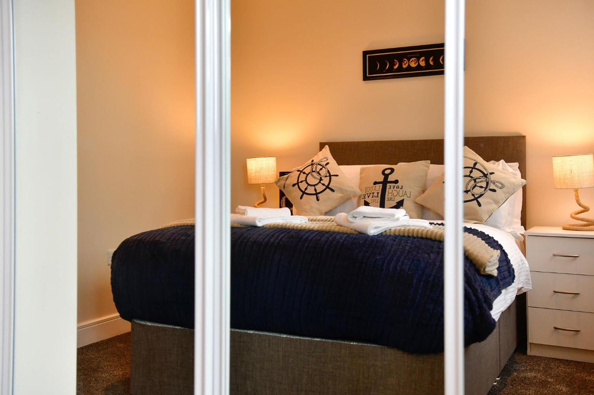 Just Wales - Meridian Bay Beachfront With Private Secure Parking Apartment Swansea